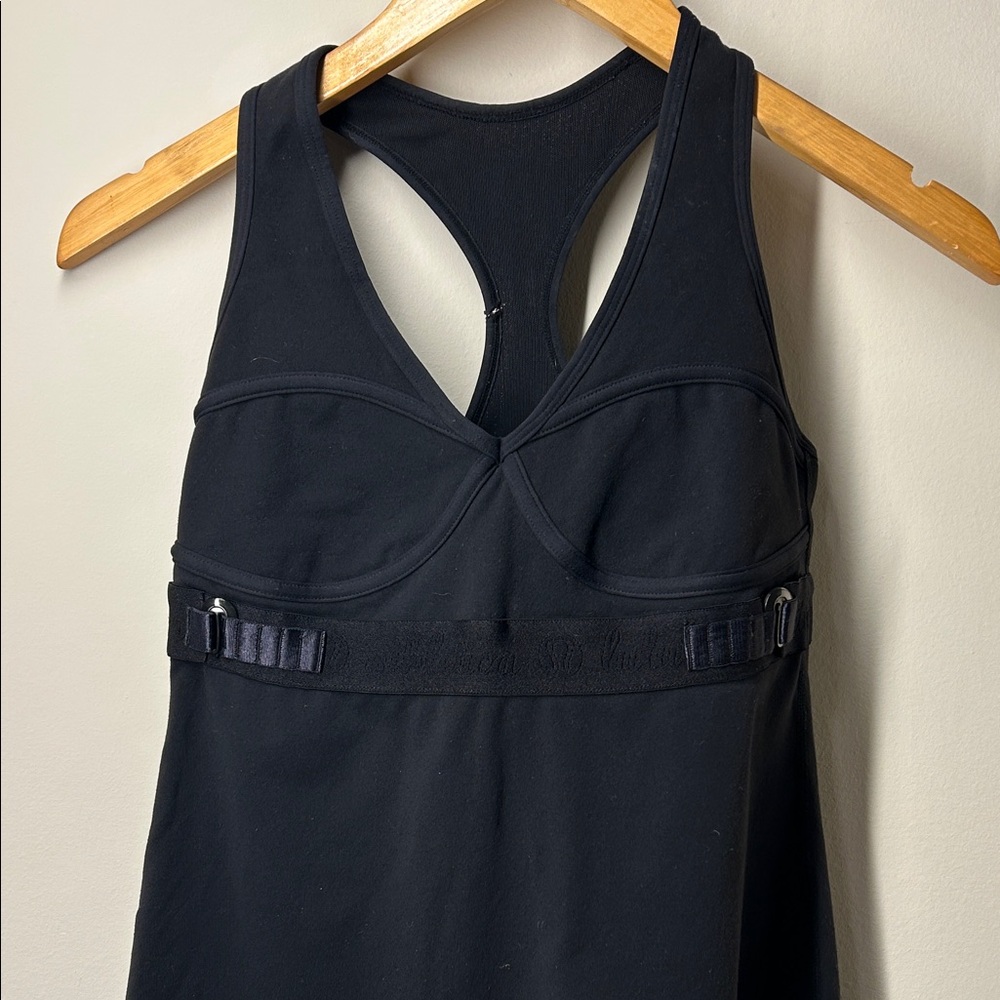 LULULEMON Sleeveless Luon Yoga Tank Top With Built in Bra - Black SIZE 8